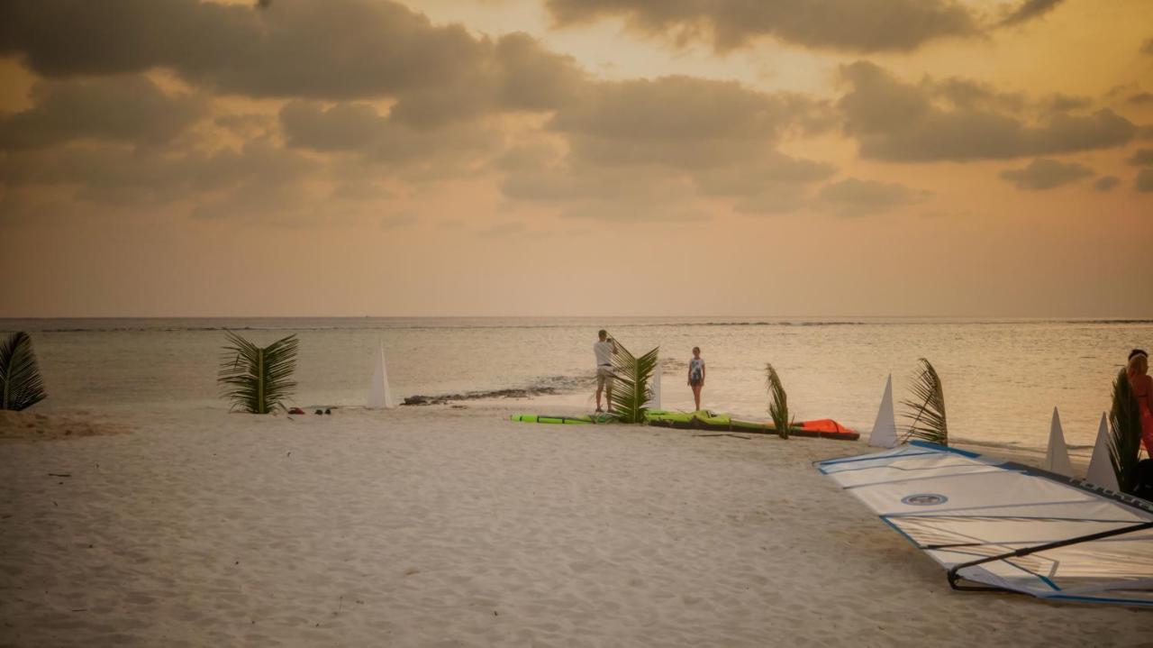 Escapism Maldives Hotel Feridhoo Екстериор снимка