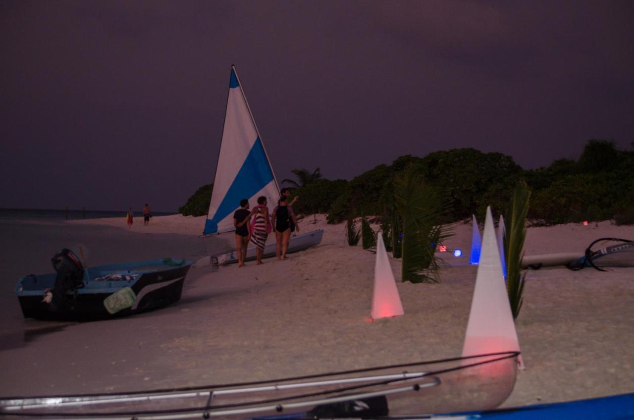 Escapism Maldives Hotel Feridhoo Екстериор снимка