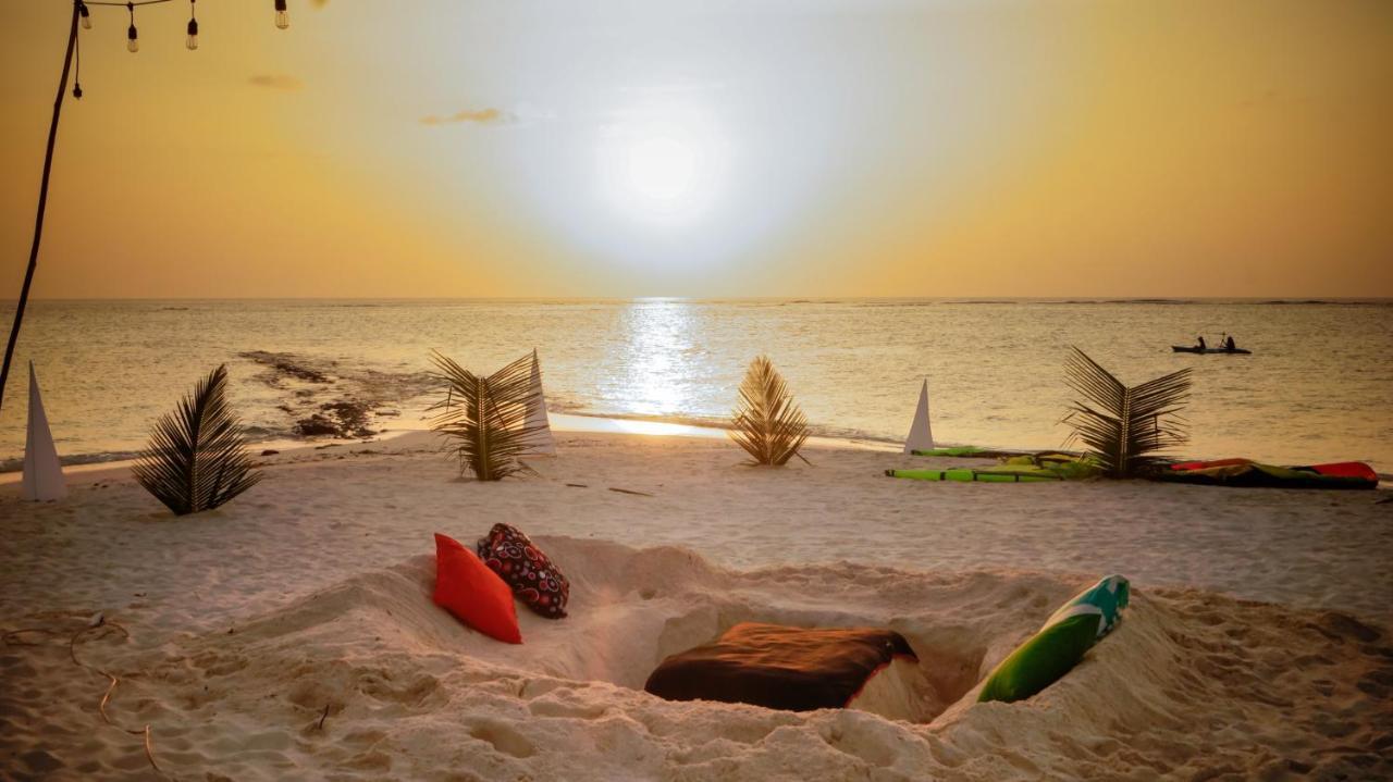 Escapism Maldives Hotel Feridhoo Екстериор снимка